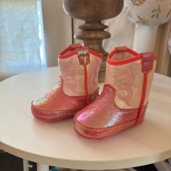 Twister, pink infant baby boots - Picture 2 of 5
